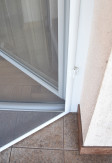 Zawiasy samodomykające moskitiery balkonowej - Nasze Domowe Pielesze
