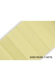 Żółta tkanina zaciemniająca oraz odbijająca promienie słoneczne (SARA PEARL 1-0457N) na rolety plisowane.