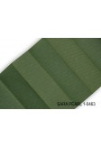 Zielona tkanina zaciemniająca oraz odbijająca promienie słoneczne (SARA PEARL 1-0463) na rolety plisowane.